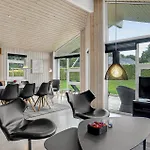Four-bedroom In Aabenraa