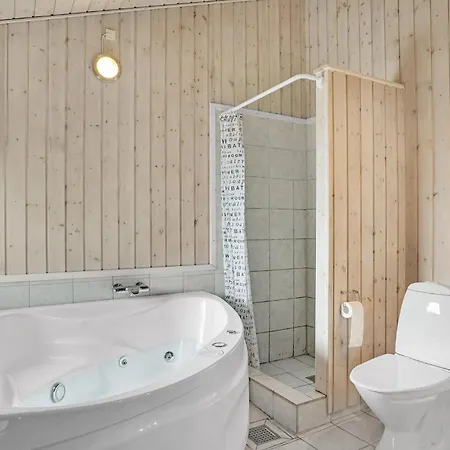 Gorgeous Home In Aabenraa With Wifi Nyaraló